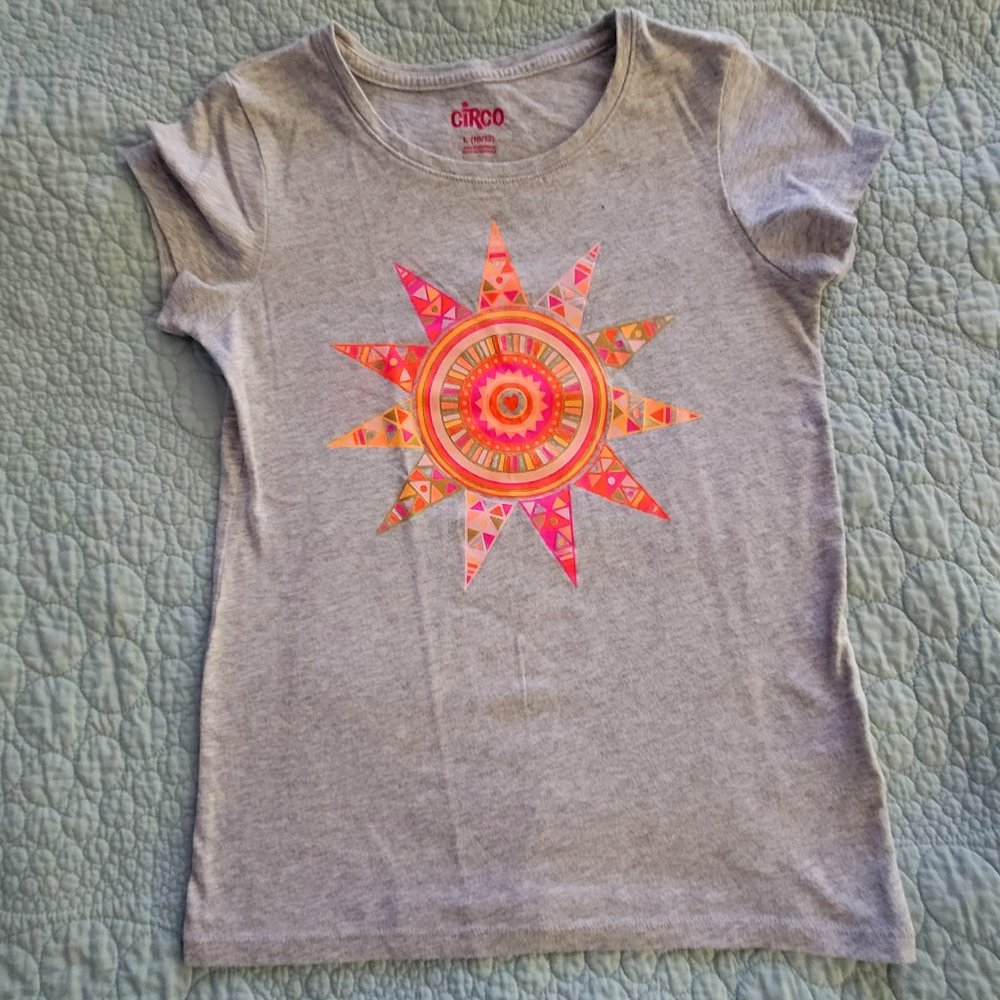 T-shirt with sun on front